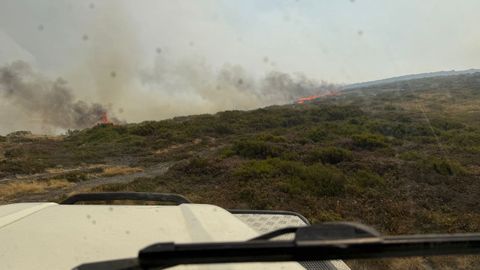 Imagen del incendio en el entorno del Teixadal de Casaio