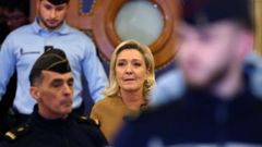 La l�der ultra Marine Le Pen en el Tribunal de Par�s