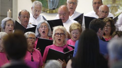 La coral municipal de Monforte cantó en la misa del día de San Antonio