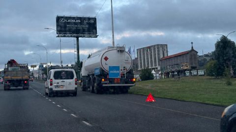 Un cami�n sufri� una aver�a en sentido salida de la ciudad