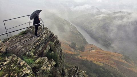 Mirador de Pena do Castelo sobre el Ca��n del Sil.