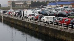 En imagen de archivo, explanada del muelle de Viveiro, donde el mi�rcoles aparecieron varios veh�culos con las ventanillas reventadas