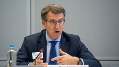 El presidente de la Xunta, Alberto N��ez Feijoo, durante uno de los encuentros que mantuvo este martes en Bruselas.