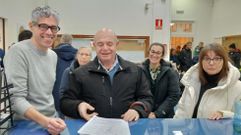 El BNG y�el ANPA del IES Sof�a Casanova�entregaron por registro�300 firmas demandando la mejora del parque Pablo Iglesias.
