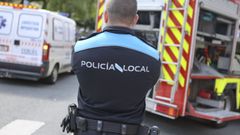 Imagen de archivo de un agente de la Polic�a Local en O Inferni�o. 