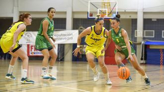 Jugadoras del Arxil y del Canoe en un partido de esta temporada