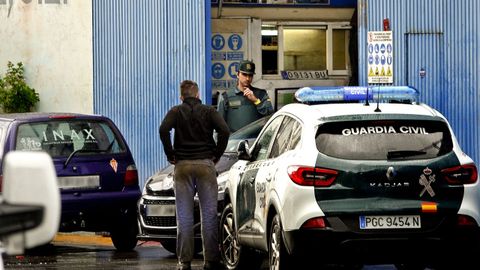 Operativo de la Guardia Civil y Polica Nacional contra el narcotrfico. Registros por la fabricacin de narcolanchas en una empresa de Moaa