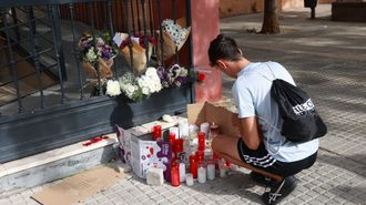 Ramos en memoria de Sandra en su centro escolar