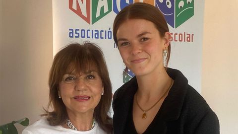 Marilou Vioix, a la derecha, con Carmen Cabestany de la asociación NACE.
