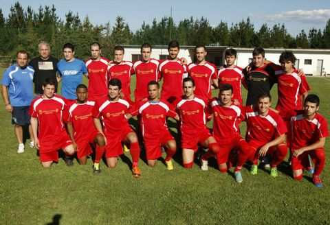 De esta plantilla con la que empez� Julio Corral, apenas quedan futbolistas actualmente. 