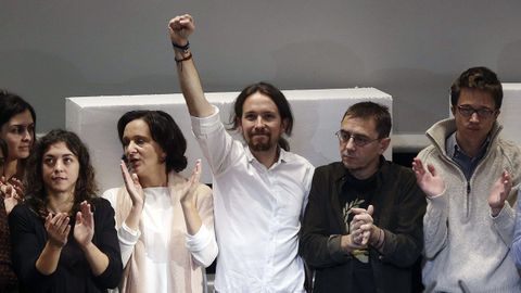 Tania Gonzlez, Carolina Bescansa, Pablo Iglesias, igo Errejn y Juan Carlos Monedero, en una asamblea de Podemos del ao 2014