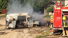 El veh�culo se encontraba en Ma��ns y los bomberos acudieron a sofocar las llamas.