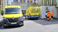 Ambulancias en el exterior del Hospital Provincial, uno de los dos centros del CHOP pontevedr�s