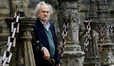 El artista griego Jannis Kounellis, ayer en Santiago. 