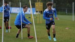 Soriano y Noel r�en durante unos ejercicios en la ciudad deportiva de Abegondo