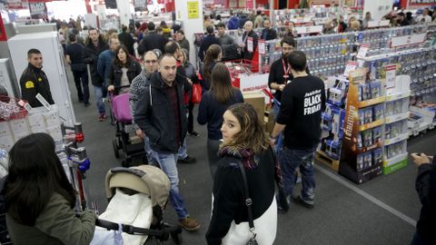 BLACK FRIDAY EN A CORU�A: MEDIA MARK
