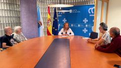 La delegada territorial de la Xunta en Ferrol, Martina Aneiros, se reuni con representantes vecinales.