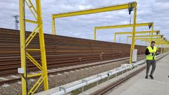Acopio de carril en la base de montaje de La Hiniesta (Zamora)
