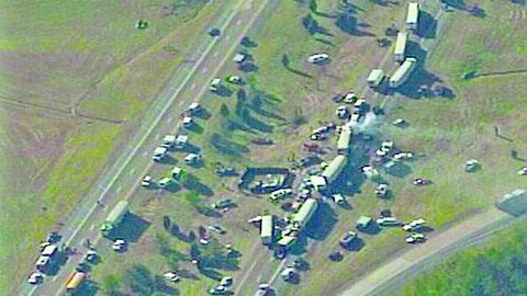 Imagen a�rea del choque en cadena ocurrido en la l-75 en diciembre de 1990