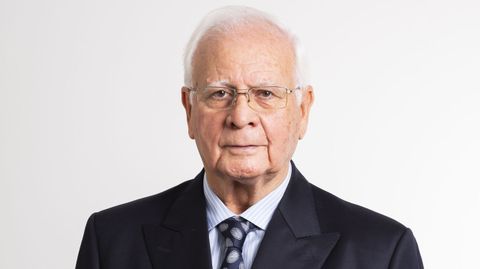 C�sar Torres D�az era socio fundador del despacho Torres D�az y C�a. y presidente de honor del grupo Playas y Cortijos