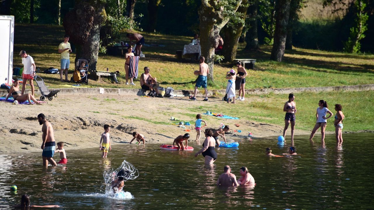 La playa fluvial de Liñares tendrá una pasarela y una mesa comunitaria
