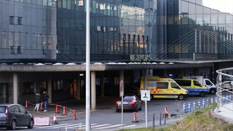 Muchos trabajadores sanitarios de la comarca se desplazan en bus al Clnico