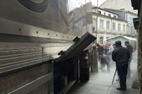Hubo que desmontar un pilote de la plaza para dejarlo libre. 