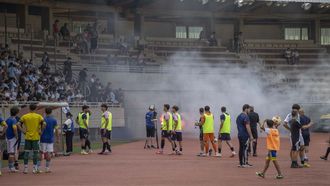 Momento de la pausa de hidrataci�n, cuando cayeron las bengalas en San L�zaro