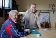 O Polvor�n (en la imagen, su local vecinal) lidera el r�nking de barrios m�s envejecidos de Galicia. 