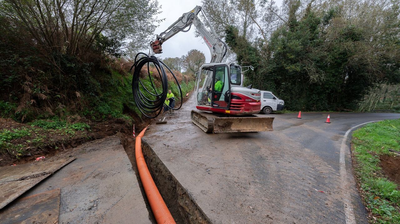 Los concellos pierden el 39 % del agua en fugas de su red de abastecimiento