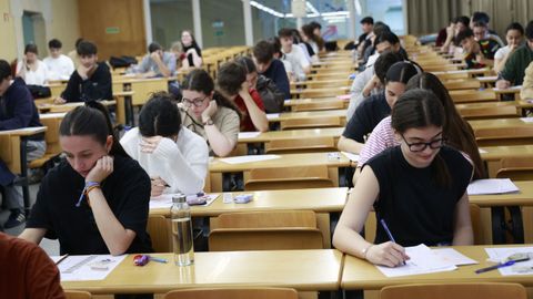 Sesi�n informativa previa a los ex�menes en la Facultad de Humanidades de Ferrol