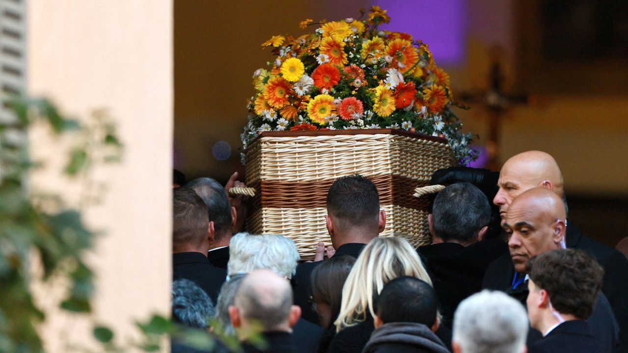 Multitud despide a Brigitte Bardot, icono cinematográfico y defensora de los animales