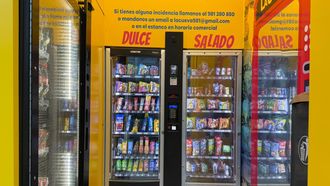 El punto de venta autom�tico de 24 horas que golpearon est� situado al lado de la emblem�tica churrer�a El Tim�n