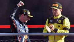 Verstappen celebra su triunfo ante Leclerc