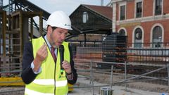 El ministro de Transportes, �scar Puente, durante el acto de inicio de unas obras en la estaci�n de tren de Valladolid.