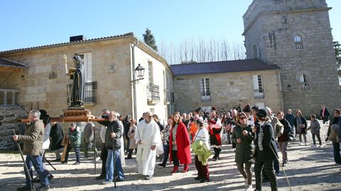 Celebracin de San Mauro con misa y procesin, y despus degustacin de callos y empanada