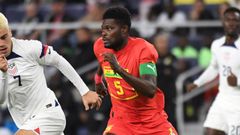 Thomas Partey, ante dos rivales, durante un amistoso contra EE. UU.