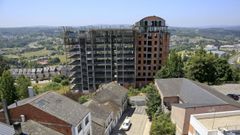 El Gara��n est� integrado por dos torres sobre las que caer� la piqueta