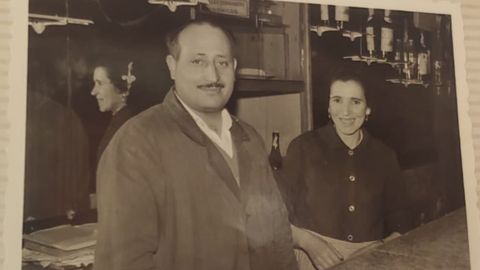 Manuel Rodr�guez junto a su mujer, Concha