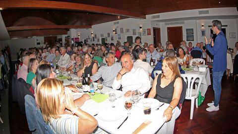 CENA BENEFICA ASOCIACION CONTRA EL CANCER DE PORTO DO SON EN EL CLUB NAUTICO DE PORTOSIN
