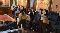 Los concejales del BNG, en el momento en que abandonaron el sal�n del plenos.