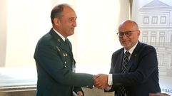 Abel Losada, que condecor� este lunes al guardia civil Enrique Fabeiro, aprovech� para despedirse del cargo de subdelegado del Gobierno en Pontevedra, al que accedi� a finales del 2023.