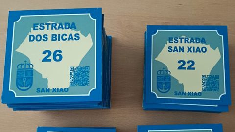 Placas para la nueva numeraci�n en San Xiao, en Nar�n
