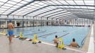 El agua seguir siendo climatizada en el piscina de Sar hasta el viernes 20, aunque se retirar la cubierta en das de sol, y el jardn exterior est ya abierto al pblico.