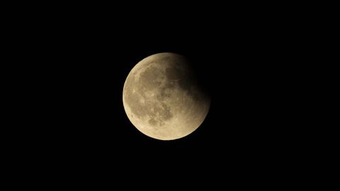 El eclipse de luna, visto desde Vimianzo.