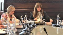 La presidenta del Parlamento catal�n, Laura Borr�s, junto a la vicepresidenta Alba Verg�s (a la izquierda), el pasado 26 de julio.
