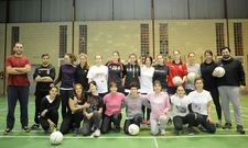 El primer entrenamiento del club femenino de f�tbol ga�lico se vivi� este lunes por la noche. 