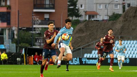 Hugo Gonz�lez, durante el derbi de Primera Federaci�n entre Celta Fortuna y Pontevedra en Bala�dos.