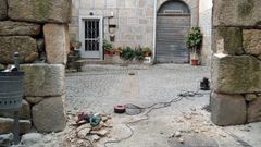 La piedra sufri� graves da�os por los trabajos realizados sin permiso.