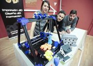 Soledad Jarmolchuk, Alberto Novo y Manuel Mart�n presentan su trabajo hoy en el Ponti�as.